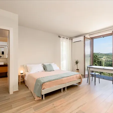 דירה Angolo Sui Vigneti סרלונגה ד'אלבה