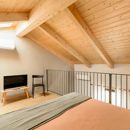 Angolo Sui Vigneti * סרלונגה ד'אלבה