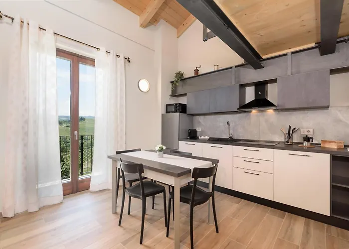 Angolo Sui Vigneti * Serralunga d'Alba